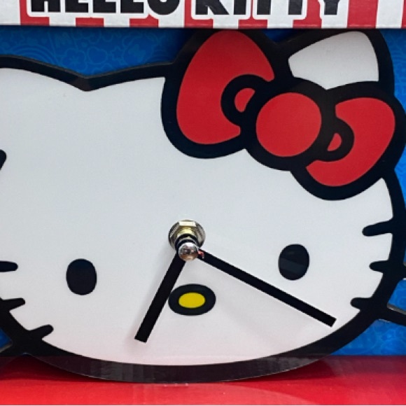 Hello Kitty Table Top Clock - Picture 5 of 8